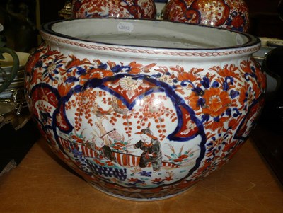 Lot 487 - Japanese Imari fish bowl