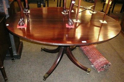 Lot 633 - Regency mahogany oval breakfast table