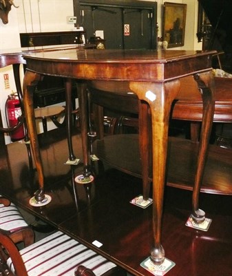 Lot 657 - Reproduction mahogany side table