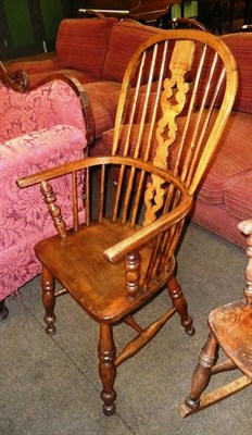 Lot 716 - A Windsor chair