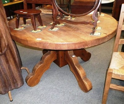 Lot 849 - Modern circular pedestal kitchen table