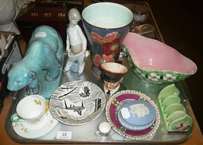 Lot 22 - Pottery polar bear, Royal Doulton vase, Carlton ware toast rack etc