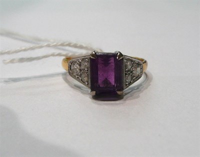 Lot 70 - An amethyst and diamond ring, stamped '18ct'