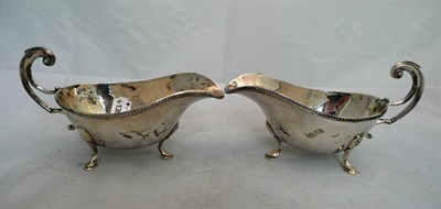 Lot 101 - A pair of silver sauce boats, approx 17oz