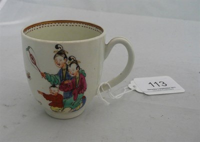 Lot 113 - A first period Worcester coffee cup