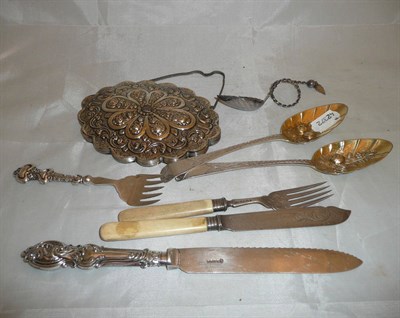 Lot 119 - A pair of silver berry spoons, a silver fish knife and fork, plated cake knife and silver...