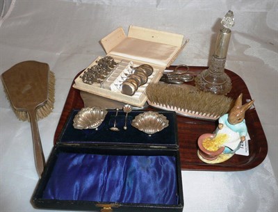 Lot 122 - A quantity of silver backed dressing table items, pair of cased silver salts etc