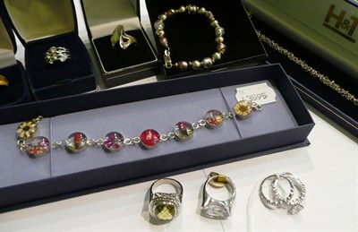 Lot 8 - A collection of silver and costume jewellery