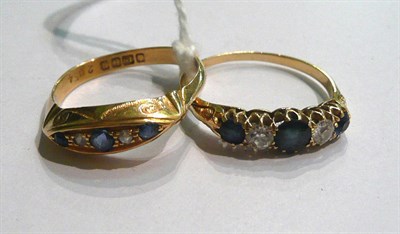 Lot 52 - Two lady's 18ct gold rings