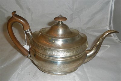 Lot 124 - Georgian bright cut teapot 1804, 13.5oz