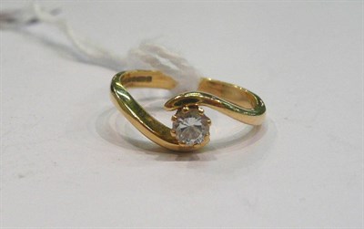 Lot 220 - Lady's 18ct gold diamond ring