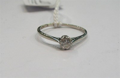 Lot 221 - Lady's diamond solitaire ring