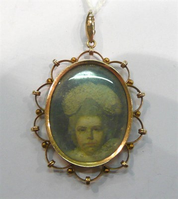 Lot 231 - A locket stamped 15ct