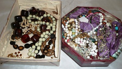 Lot 307 - Assorted costume jewellery including a mother of pearl inlaid hair clip, bead necklaces and a...