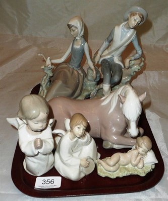 Lot 356 - Tray of Lladro china figures