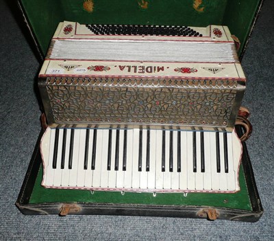 Lot 371 - A Midella piano accordion