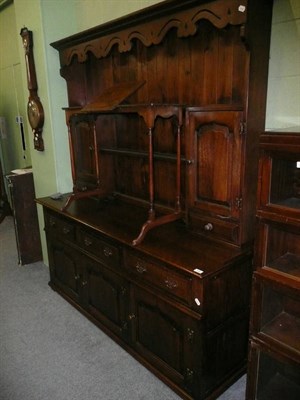 Lot 498 - Oak dresser