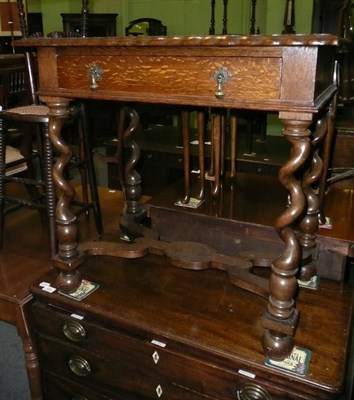 Lot 521 - 1920s/30s oak side table