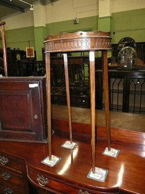 Lot 530 - Small mahogany urn stand