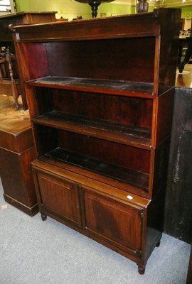 Lot 591 - Mahogany open bookcase