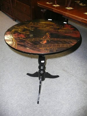 Lot 593 - Japanned tripod table