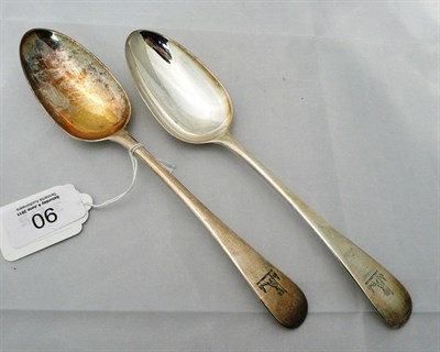 Lot 90 - A pair of William IV silver tablespoons, London 1830