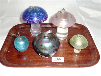 Lot 155 - Three J. Ditchfield glass toadstools and two apple paperweights