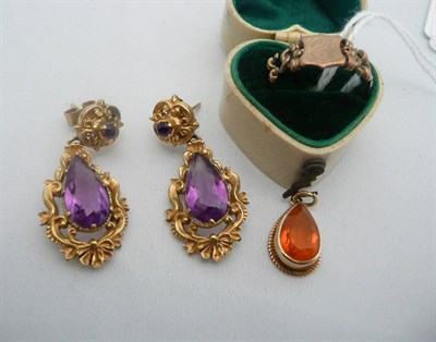 Lot 213 - A 9ct rose gold fire opal pendant; a signet ring (a.f.) and a pair of earrings