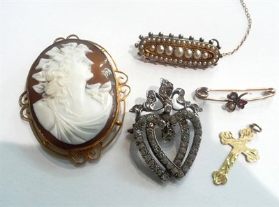 Lot 227 - A paste set double heart brooch, a gold and seed pearl bar brooch, a gold cameo brooch, a gold...