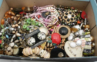 Lot 342 - A box of costume jewellery