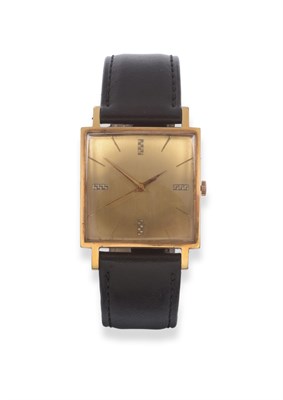 Lot 157 - An 18ct Gold Automatic Centre Seconds Wristwatch, signed Gubelin, model: Gubelin Matic, circa 1965