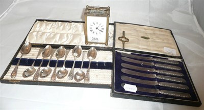 Lot 368 - A set of nine silver teaspoons, Sheffield 1912, a cased set of six silver tea knives and a...