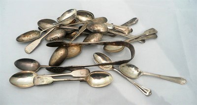 Lot 377 - A quantity of silver teaspoons etc 12oz