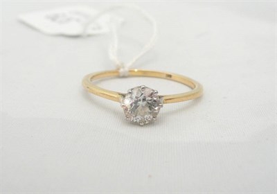 Lot 379 - A diamond solitaire ring