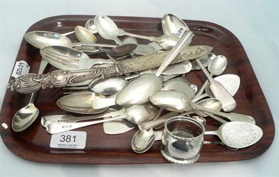 Lot 381 - A collection of assorted silver, 24oz