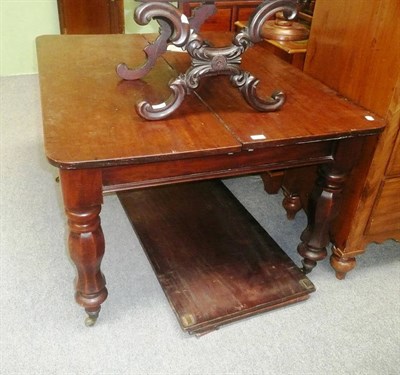 Lot 484 - Victorian extending table plus two leaves