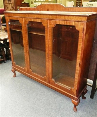 Lot 528 - Mahogany cabinet/bookcase