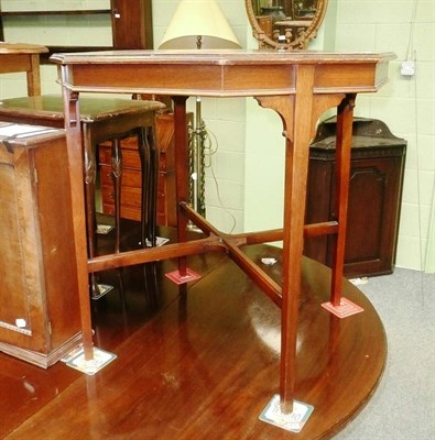 Lot 540 - An Edwardian walnut octagonal centre table