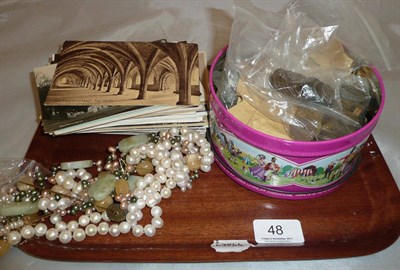 Lot 48 - A tray of coins, jewellery and postcards