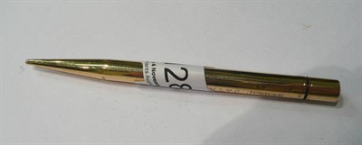 Lot 128 - 9ct gold pencil engraved 1929