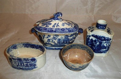 Lot 197 - Pearlware tea caddy, Willow pattern sauce tureen, patty pot and teabowl