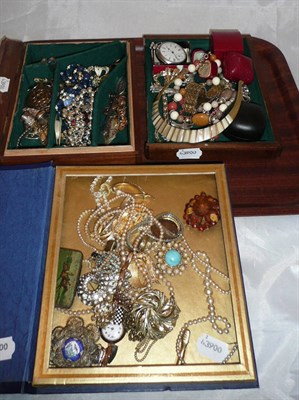 Lot 231 - Quantity of costume jewellery