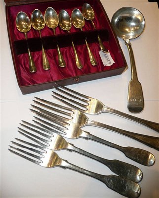 Lot 273 - A set of six silver teaspoons, five forks and a ladle, 15oz