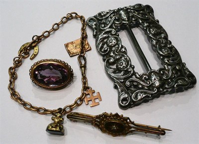 Lot 304 - Silver buckle, 9ct gold brooch, bar brooch and chain