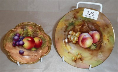 Lot 320 - Fruit painted Royal Worcester small plate and shaped dish