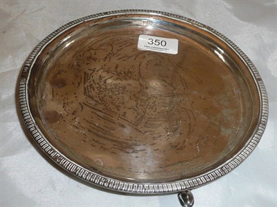 Lot 350 - A silver salver, 11.14 oz