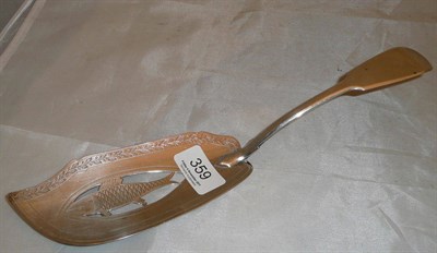 Lot 359 - A Georgian silver fish slice