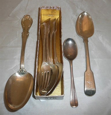 Lot 476 - A set of three Irish silver dessert spoons, Dublin 1813, two other silver spoons and a fork, 6.3oz