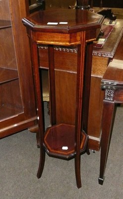 Lot 642 - An Edwardian mahogany jardiniere stand