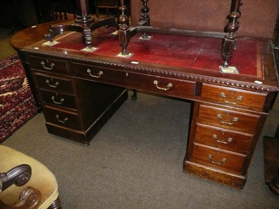 Lot 656 - A Georgian style mahogany pedestal desk